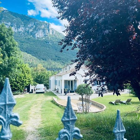 Private Riverside Villa With Breathtaking Views Axat Exteriér fotografie